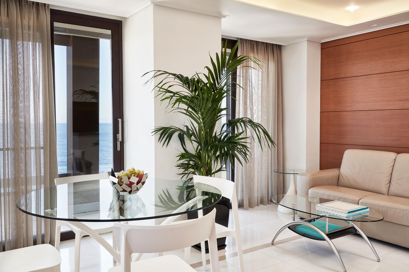 One-Bedroom Suites | Premium View 62m² 