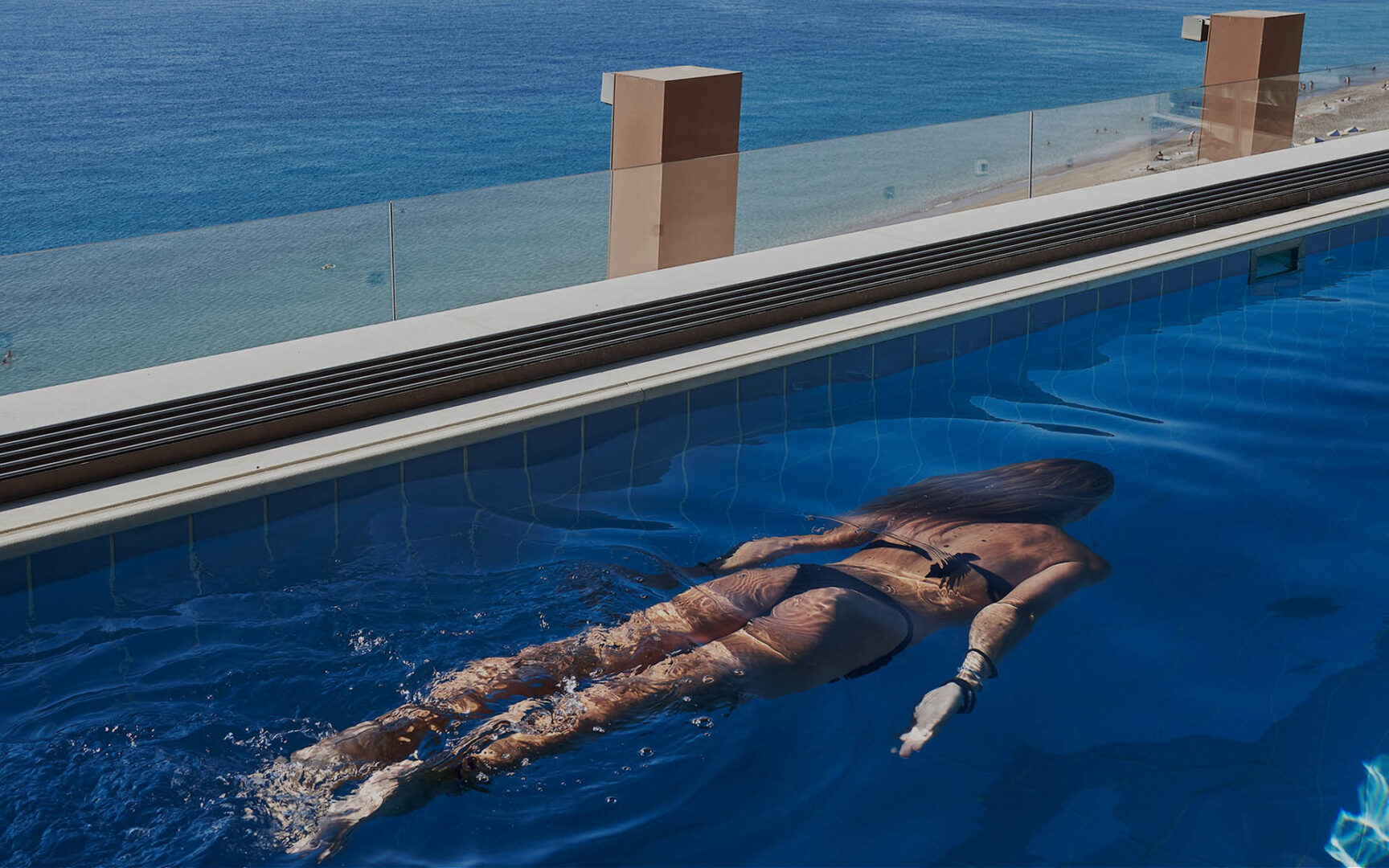 <h1>Rooftop Heated Pool</h1>