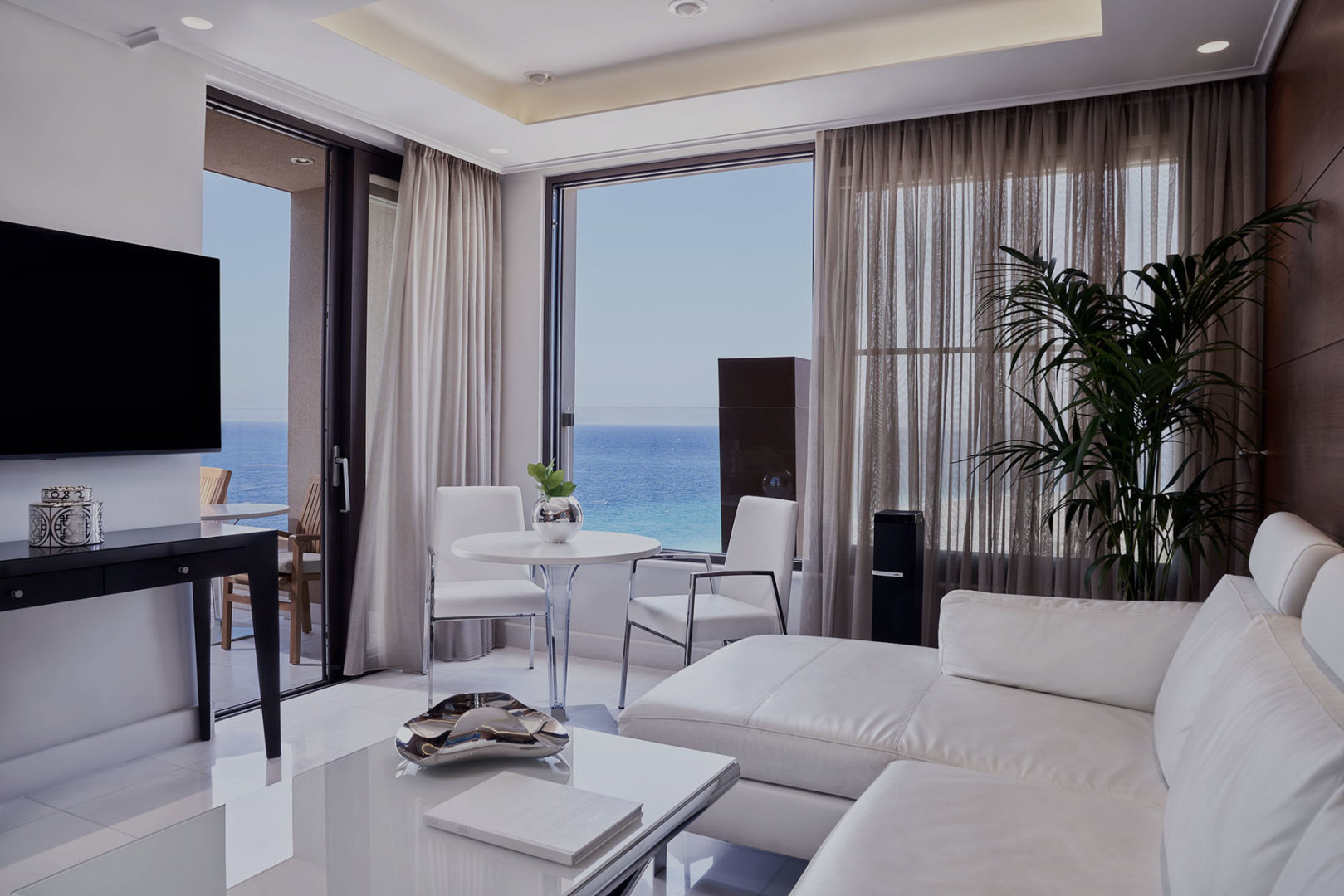 BelleVue - On the Beach Suites | A 5-star property in center of Rhodes